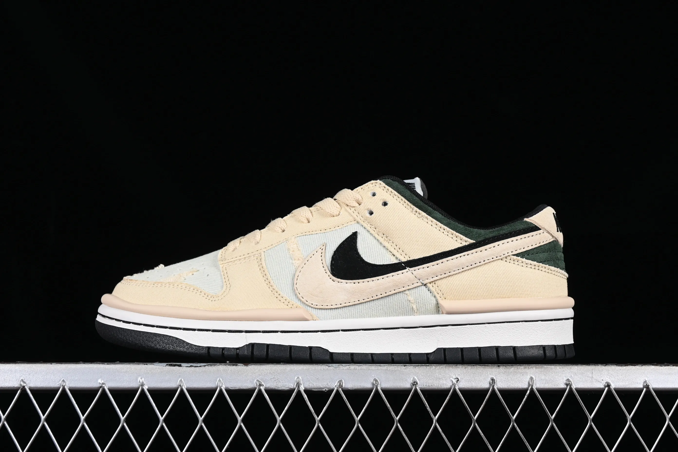 All categories Nk SB Dunk Series Nk SB Dunk Low low-top sneakers Otomo Katsuhiro x Nk SB Dunk Low washed denim canvas double hook Otomo Katsuhiro low-top casual sports skateboard shoes DZ2794-466